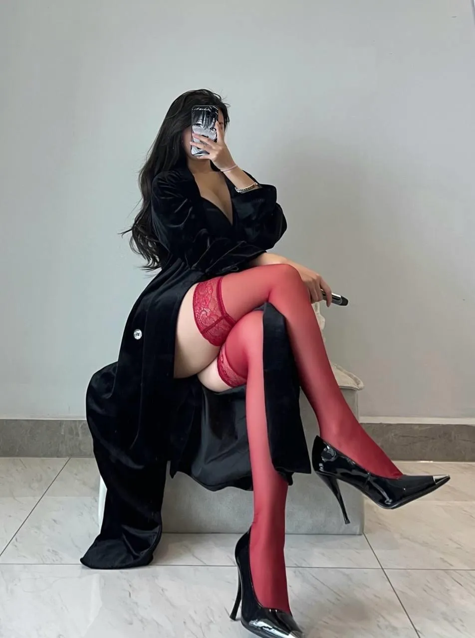 NO.049 陈大小姐-微密圈系列 – 黑和红 [25P]插图7